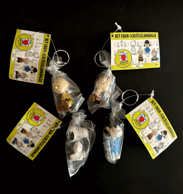 PEANUTS Charlie, Lucy, Linus + Snoopy figural keyrings