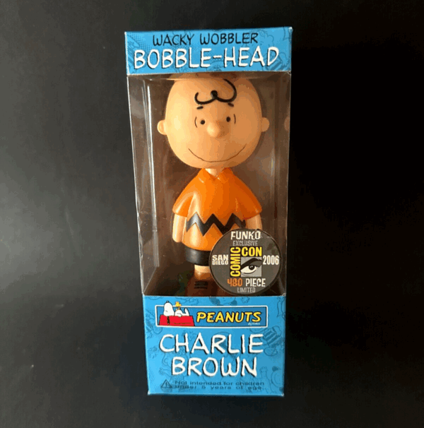 Peanuts CHARLIE BROWN Classic  orange color bobble-head 15cm Funko Wacky Wobbler