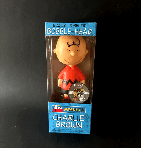 Peanuts CHARLIE BROWN Classic  red color bobble-head 15cm Funko Wacky Wobbler