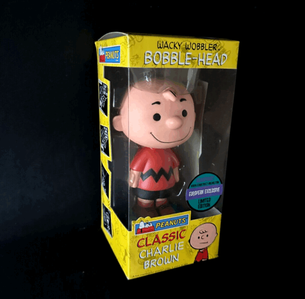 Peanuts CHARLIE BROWN Classic red exclusive bobble-head 16cm Funko Wacky Wobbler