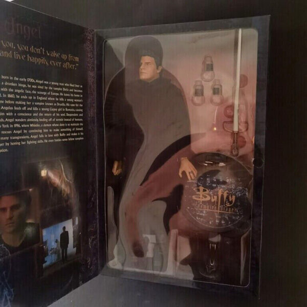Buffy The Vampire Slayer ANGEL figure Sideshow - Image 2