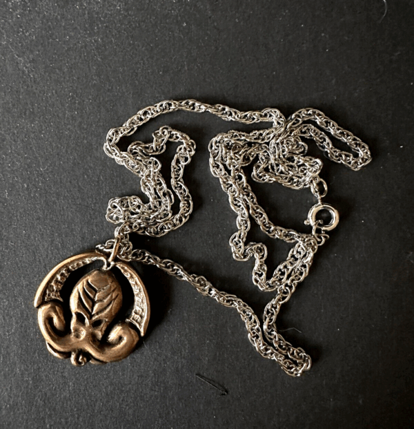 CTHULHU Medallion necklace bronze